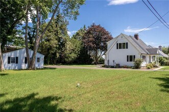 37 Bassett Ln in Madison, CT - Building Photo - Building Photo