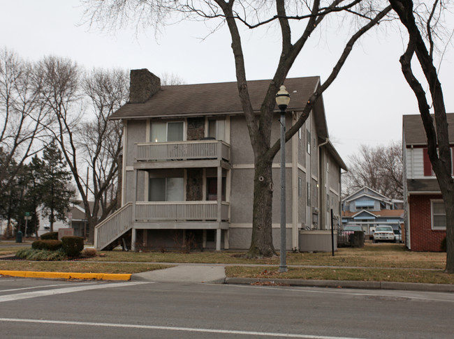 Studio Nine Apartments in North Kansas City, MO - Building Photo - Building Photo