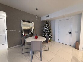 7661 NW 107th Ave in Doral, FL - Building Photo