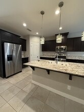 350 Wishon Ave W in Madera, CA - Building Photo - Building Photo