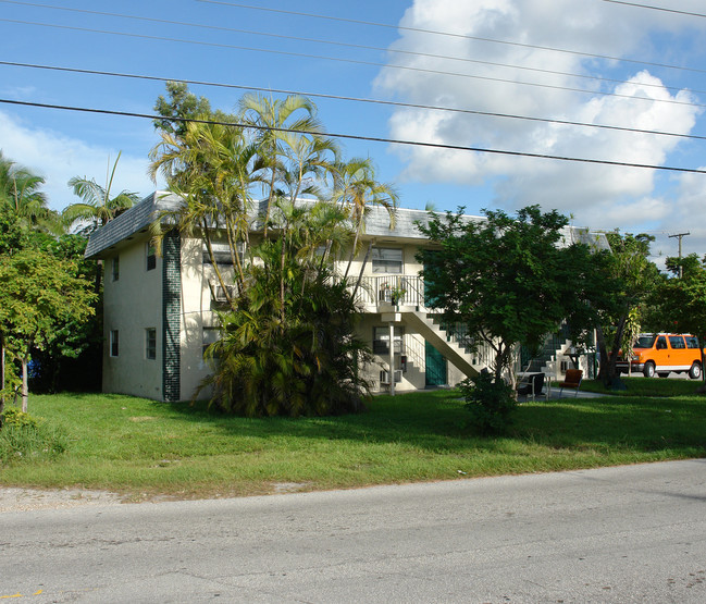 2201 Miami Rd in Fort Lauderdale, FL - Building Photo - Building Photo