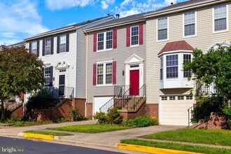 21055 Cornerpost Square in Ashburn, VA - Building Photo - Building Photo