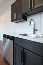 212 Manheim St, Unit 3 in Philadelphia, PA - Building Photo - Building Photo