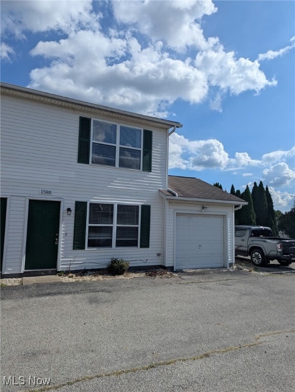 property at 1588 E Summit St
