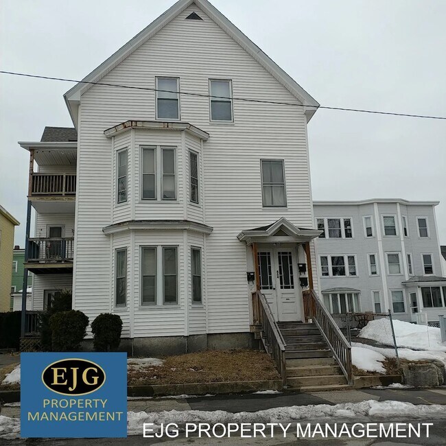 454 Dubuque St, Unit 1 in Manchester, NH - Foto de edificio - Building Photo