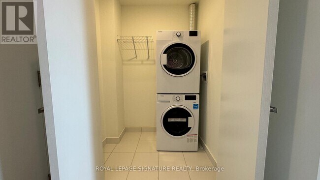 28 Ann St in Mississauga, ON - Building Photo - Building Photo