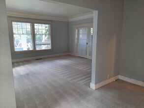 145 S Franklin Ave, Unit B in Wenatchee, WA - Foto de edificio - Building Photo