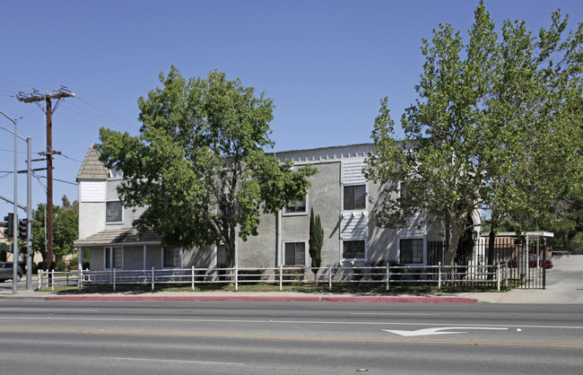 1005 E Avenue R in Palmdale, CA - Building Photo - Building Photo