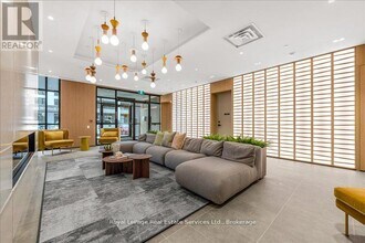 760 Whitlock Ave in Milton, ON - Building Photo - Building Photo