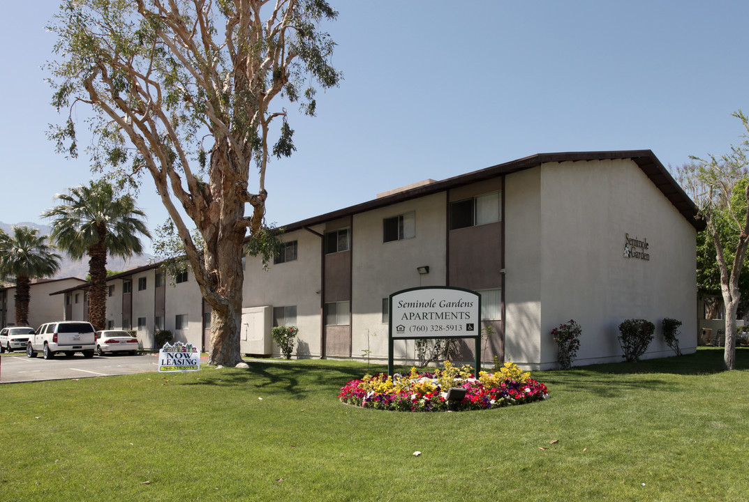 Seminole Gardens Apartments in Palm Springs, CA - Foto de edificio