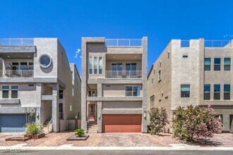 8092 Haywood Estate Ave in Las Vegas, NV - Building Photo - Building Photo