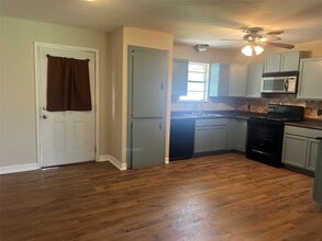 16109 Clarence St in Needville, TX - Building Photo - Building Photo