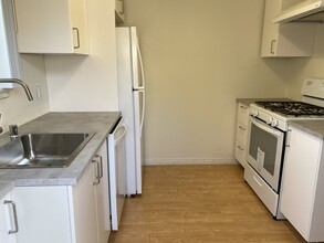 10516 Jardine Ave, Unit 10516 1-2 in Sunland, CA - Building Photo - Building Photo