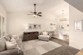 2445 S Catarina in Mesa, AZ - Foto de edificio - Building Photo