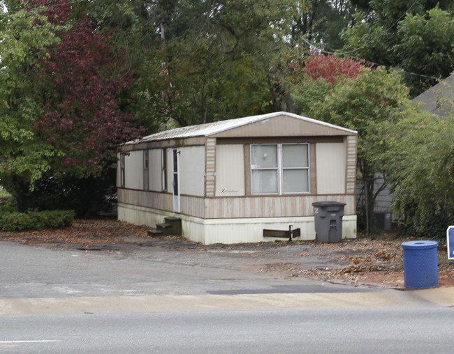 Heritage Mobile Home Park in Greenville, SC - Foto de edificio - Building Photo