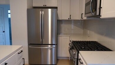 509 Coronel Pl in Santa Barbara, CA - Building Photo - Building Photo