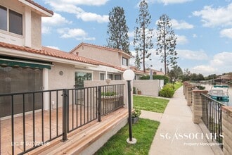 536 Chapala Dr in Camarillo, CA - Building Photo - Building Photo