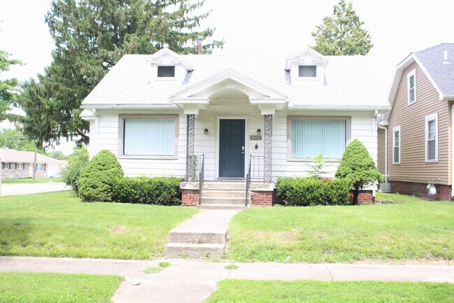 property at 1224 W Rex St