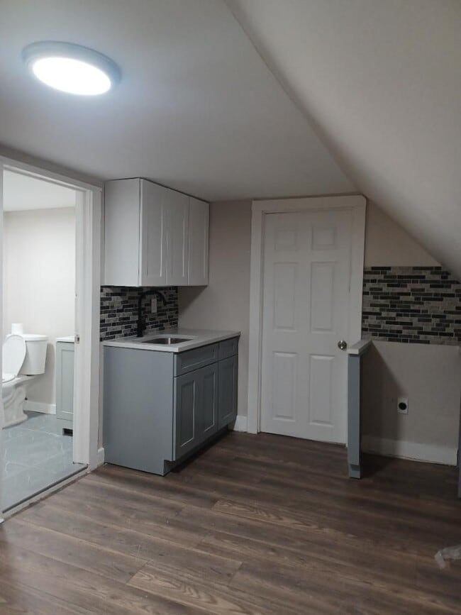 12 Grain St, Unit 3
