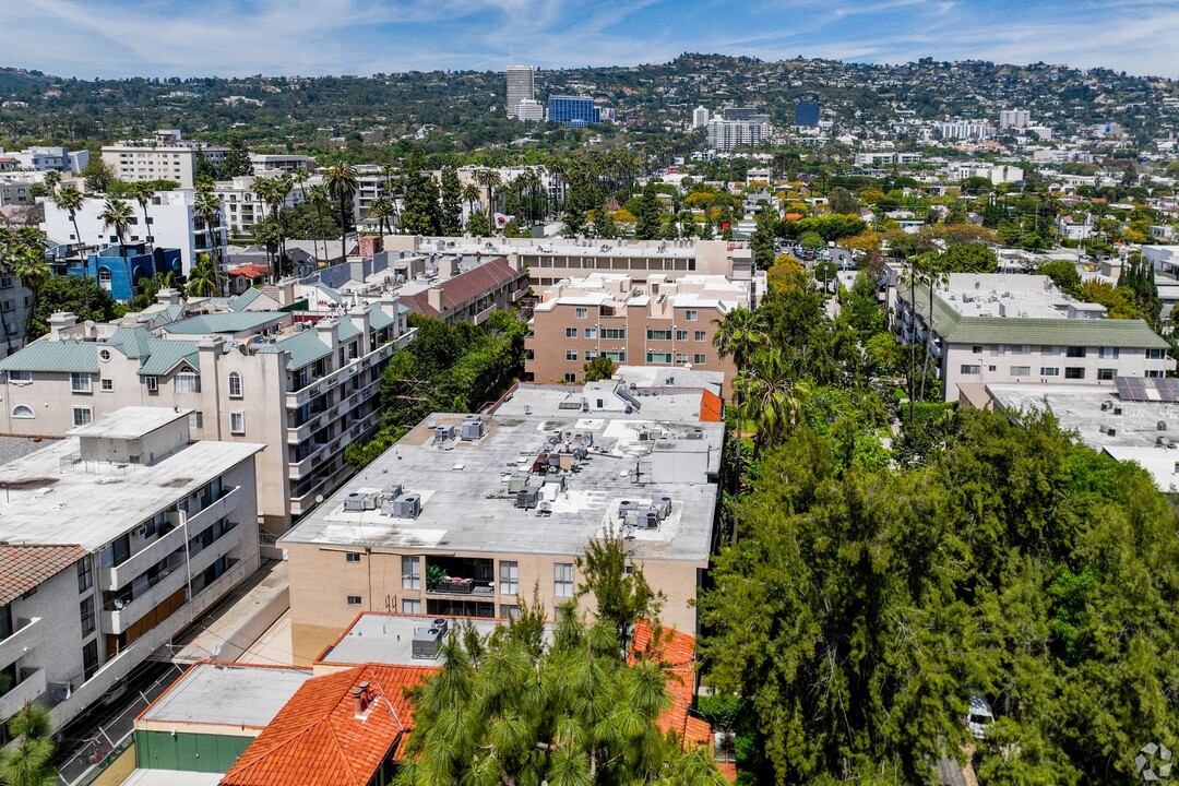 115 North Wetherly Drive in Los Angeles, CA - Foto de edificio