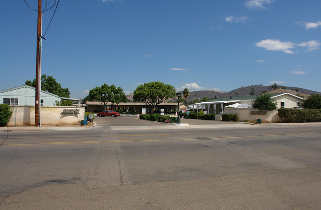 Greenfield Mobile Home Estates in El Cajon, CA - Foto de edificio - Building Photo