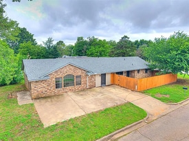 535 N Patchin Ave in Shawnee, OK - Building Photo