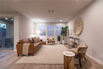 16 Cresta Villa Ct in Henderson, NV - Foto de edificio - Building Photo