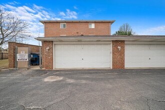 941 N Swift Rd in Addison, IL - Building Photo - Building Photo
