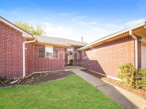 17313 Valley Crst in Edmond, OK - Building Photo - Building Photo