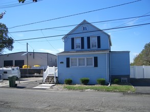 13-31 New St in Edison, NJ - Foto de edificio - Building Photo