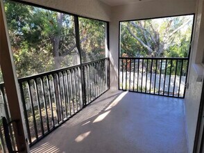 476 Santa Cruz Plz NE, Unit F in St. Petersburg, FL - Building Photo - Building Photo