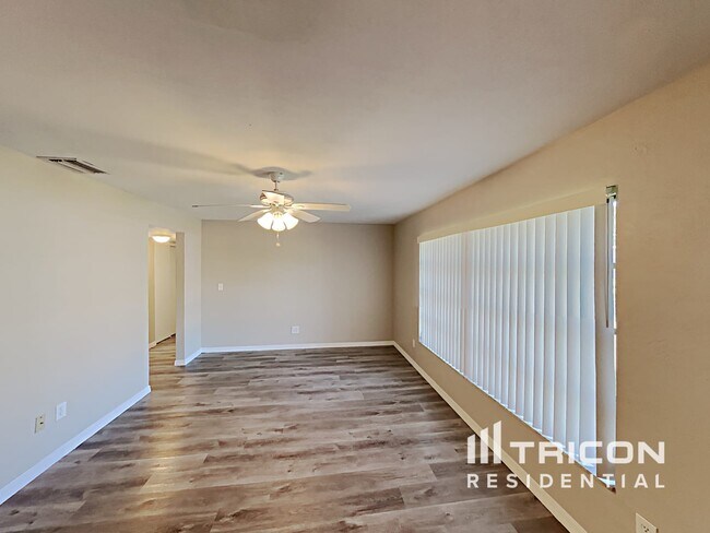 1840 76th Ave N in St. Petersburg, FL - Foto de edificio - Building Photo