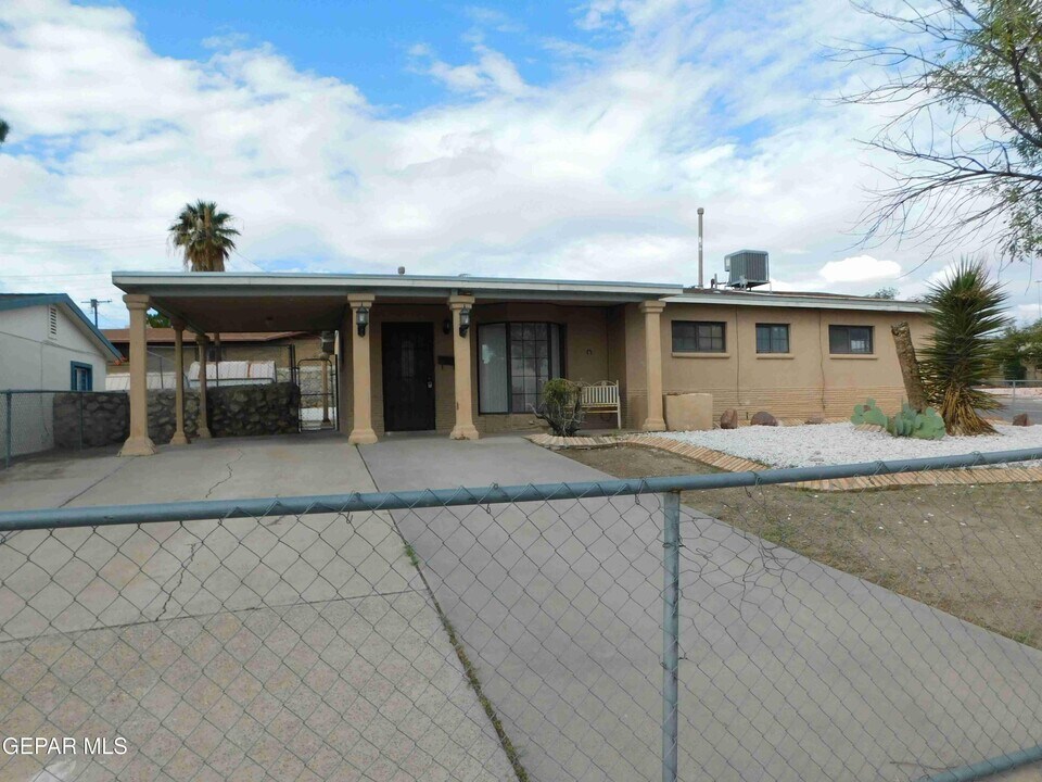 7423 Mojave Dr in El Paso, TX - Building Photo
