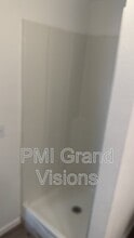 2151 11th St in Charleston, IL - Foto de edificio - Building Photo