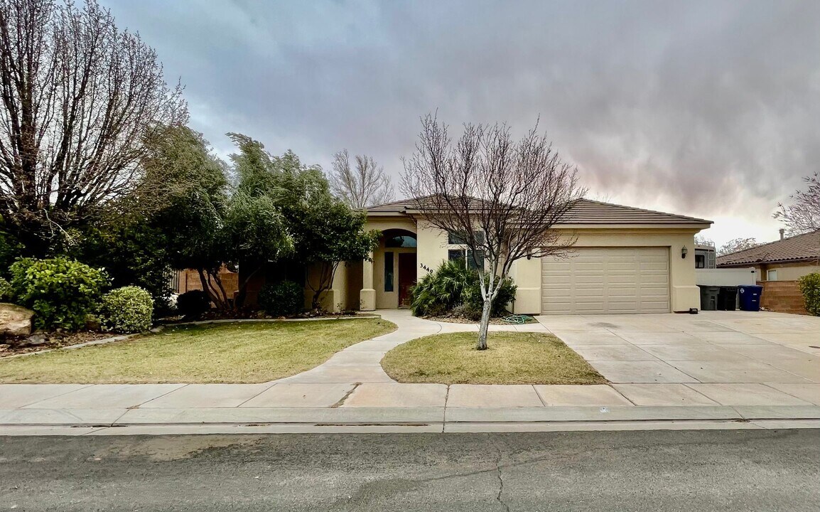 3449 W 250 N in Hurricane, UT - Building Photo