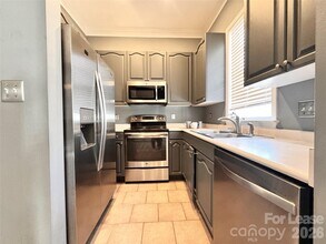 914 Hawthorne Bridge Ct in Charlotte, NC - Building Photo - Building Photo