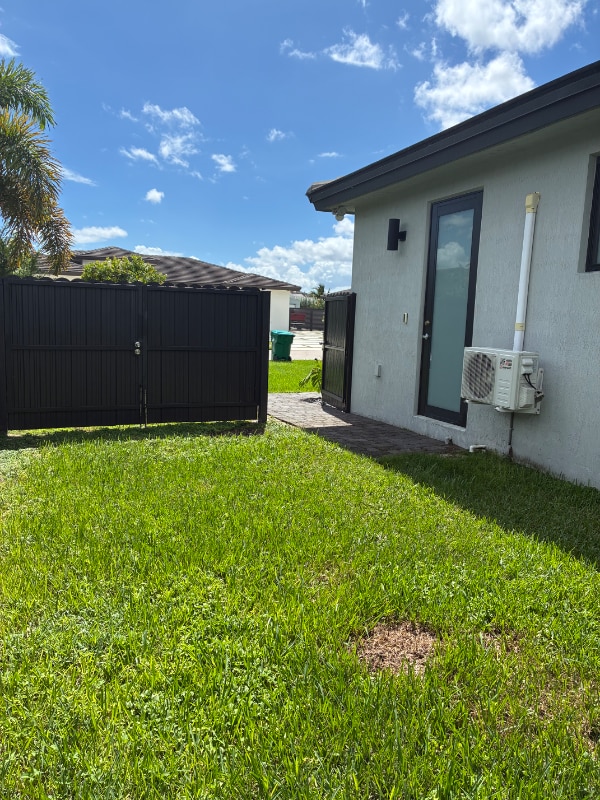 131 ave SW 232 St in Goulds, FL - Foto de edificio - Building Photo