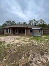 595 Lewis Perkins Rd in Leesville, LA - Building Photo - Building Photo