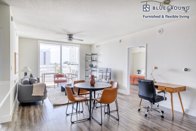 110 SW 12th St in Miami, FL - Building Photo - Building Photo