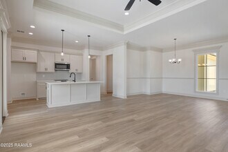 105 Alexander Palm Ave in Youngsville, LA - Building Photo - Building Photo