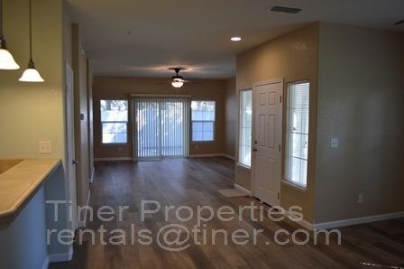 3301 N Park Dr-Unit -#1016 in Sacramento, CA - Building Photo - Building Photo