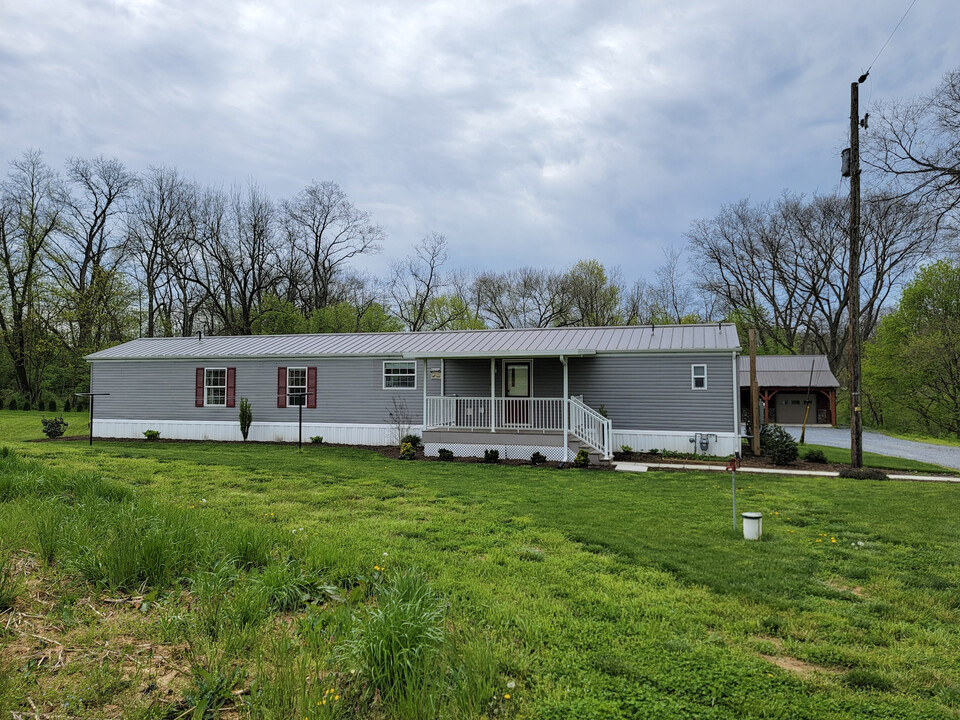 117 Millway Rd in Ephrata, PA - Building Photo