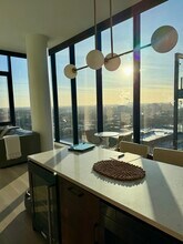 1101 W Van Buren St in Chicago, IL - Building Photo - Building Photo