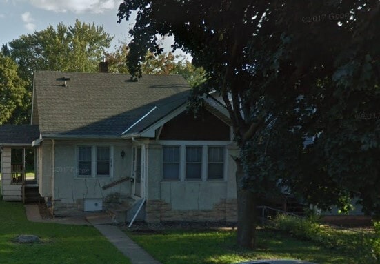 property at 2018 Como Ave SE