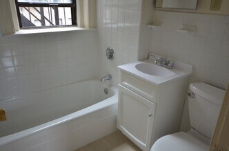 1114 Commonwealth Ave, Unit 49 in Boston, MA - Building Photo - Building Photo