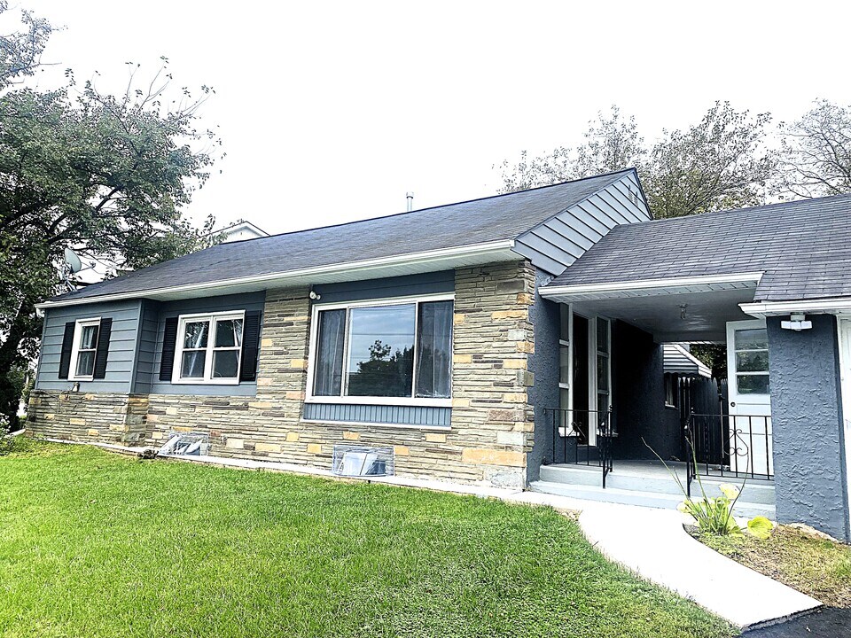 101 Tyler Rd in King of Prussia, PA - Building Photo