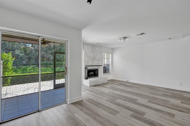 11652 NW 19th Dr in Coral Springs, FL - Foto de edificio - Building Photo