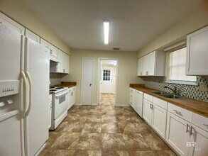 233 Ridgewood Dr in Daphne, AL - Building Photo - Building Photo