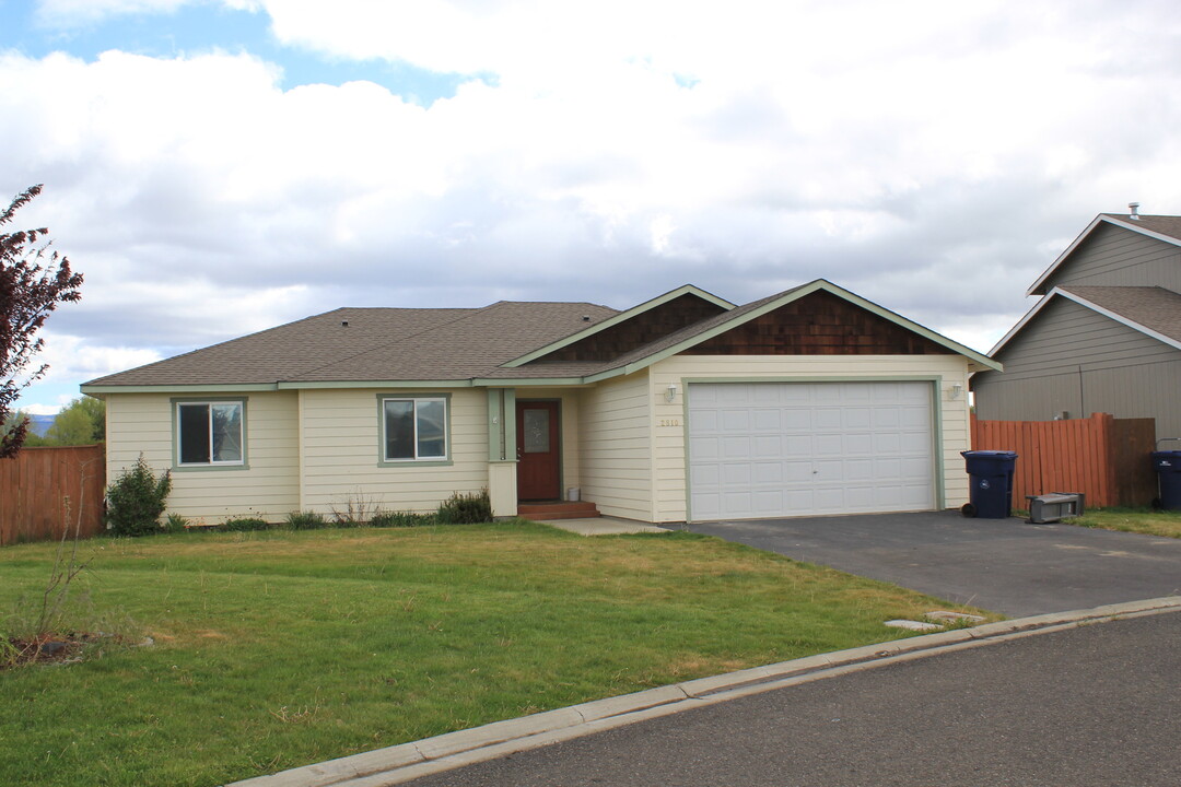 2810 East Remington Drive in Ellensburg, WA - Building Photo