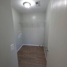 6068 Georges Park Dr in Canal Winchester, OH - Building Photo - Building Photo